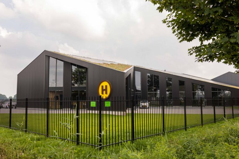 Eigentijds kantoor & bedrijfshal in Berghem