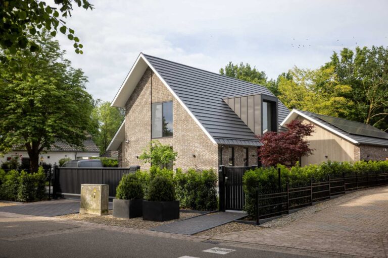 Eigentijdse woning in Overlangel